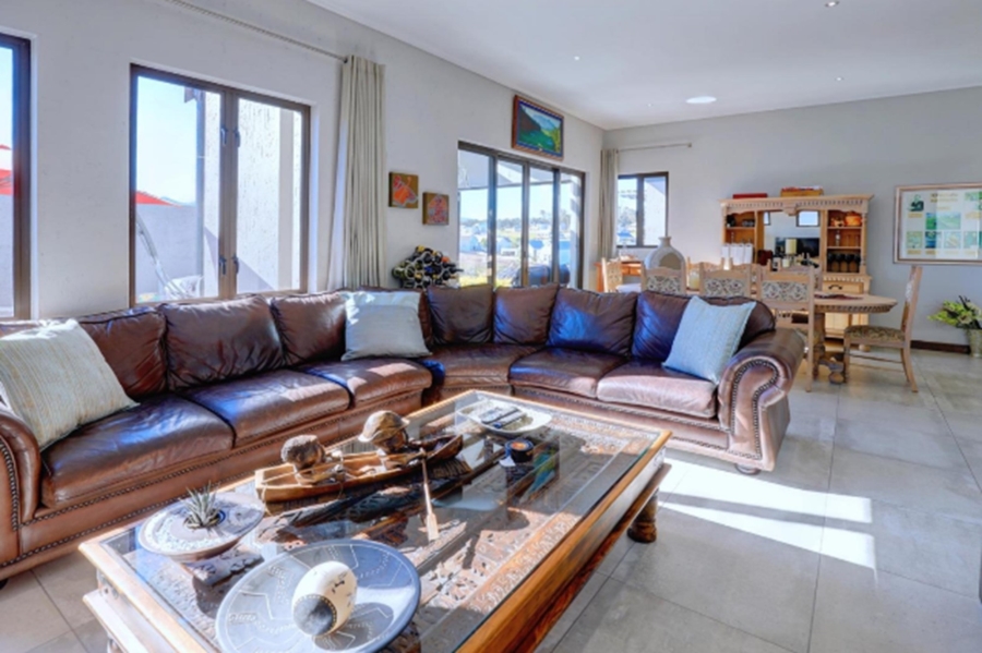 To Let 3 Bedroom Property for Rent in Kingswood Golf Estate Western Cape